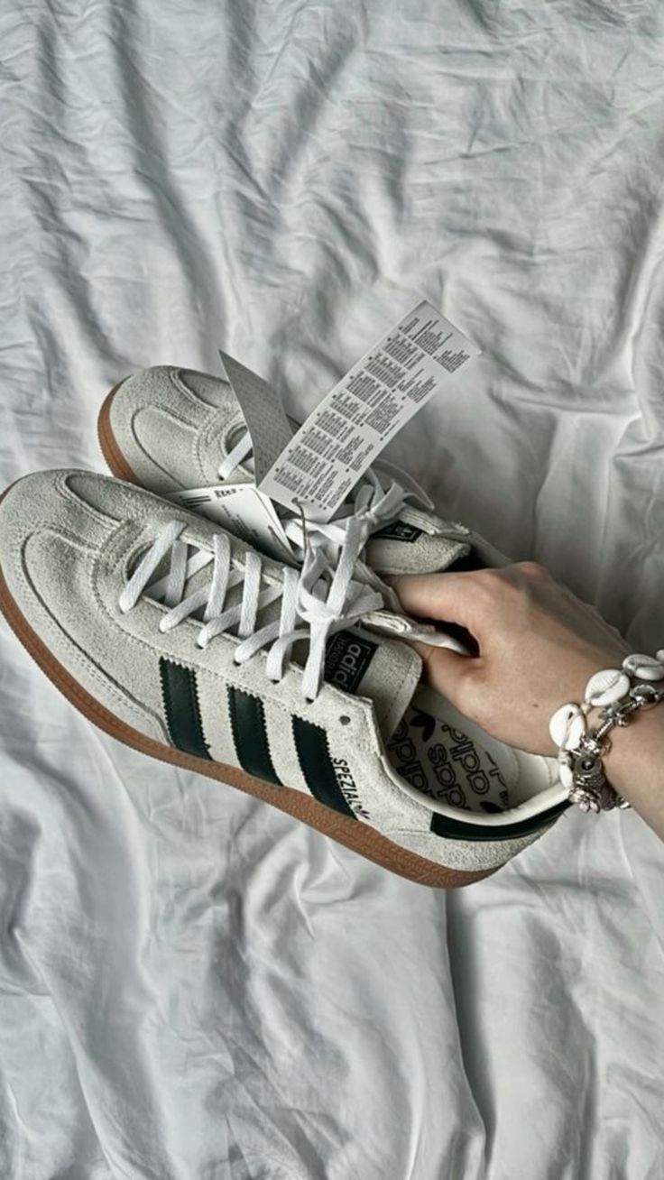 Spezial Ash White